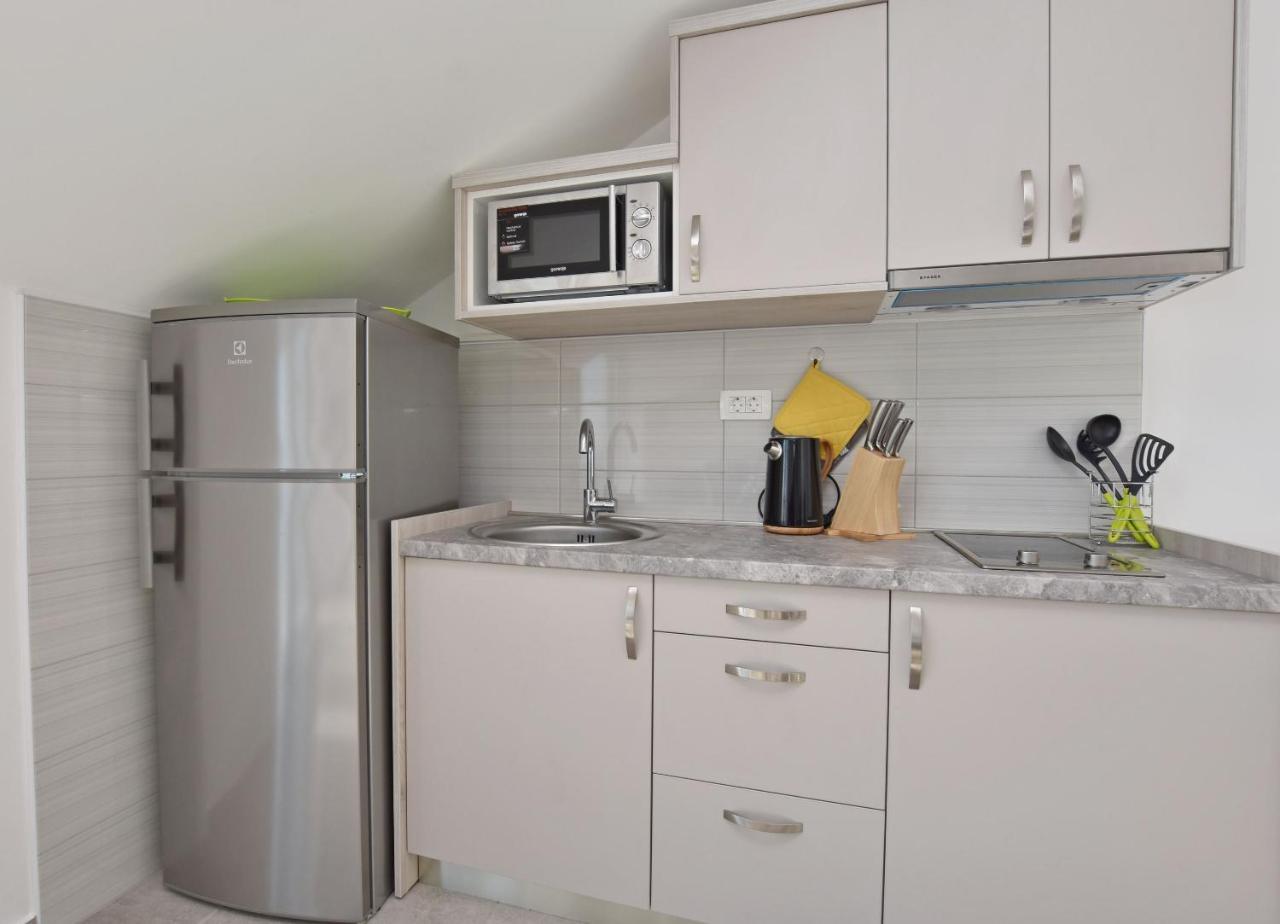 Apartments Danolic Pisak Bagian luar foto