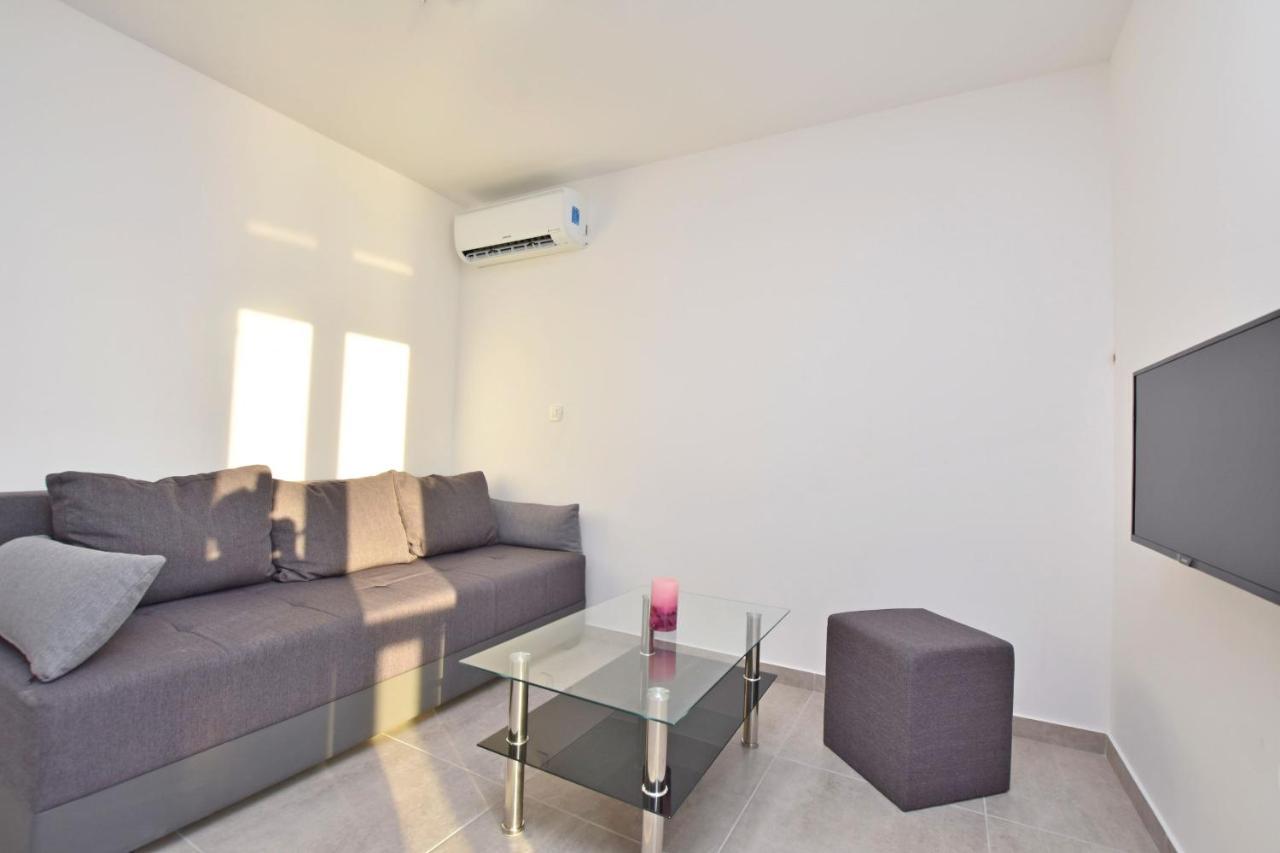 Apartments Danolic Pisak Bagian luar foto