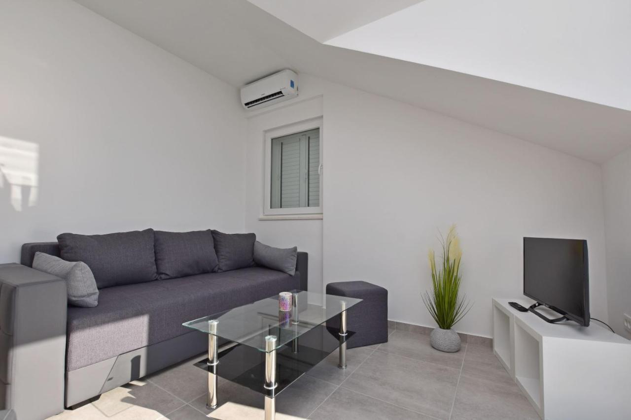 Apartments Danolic Pisak Bagian luar foto