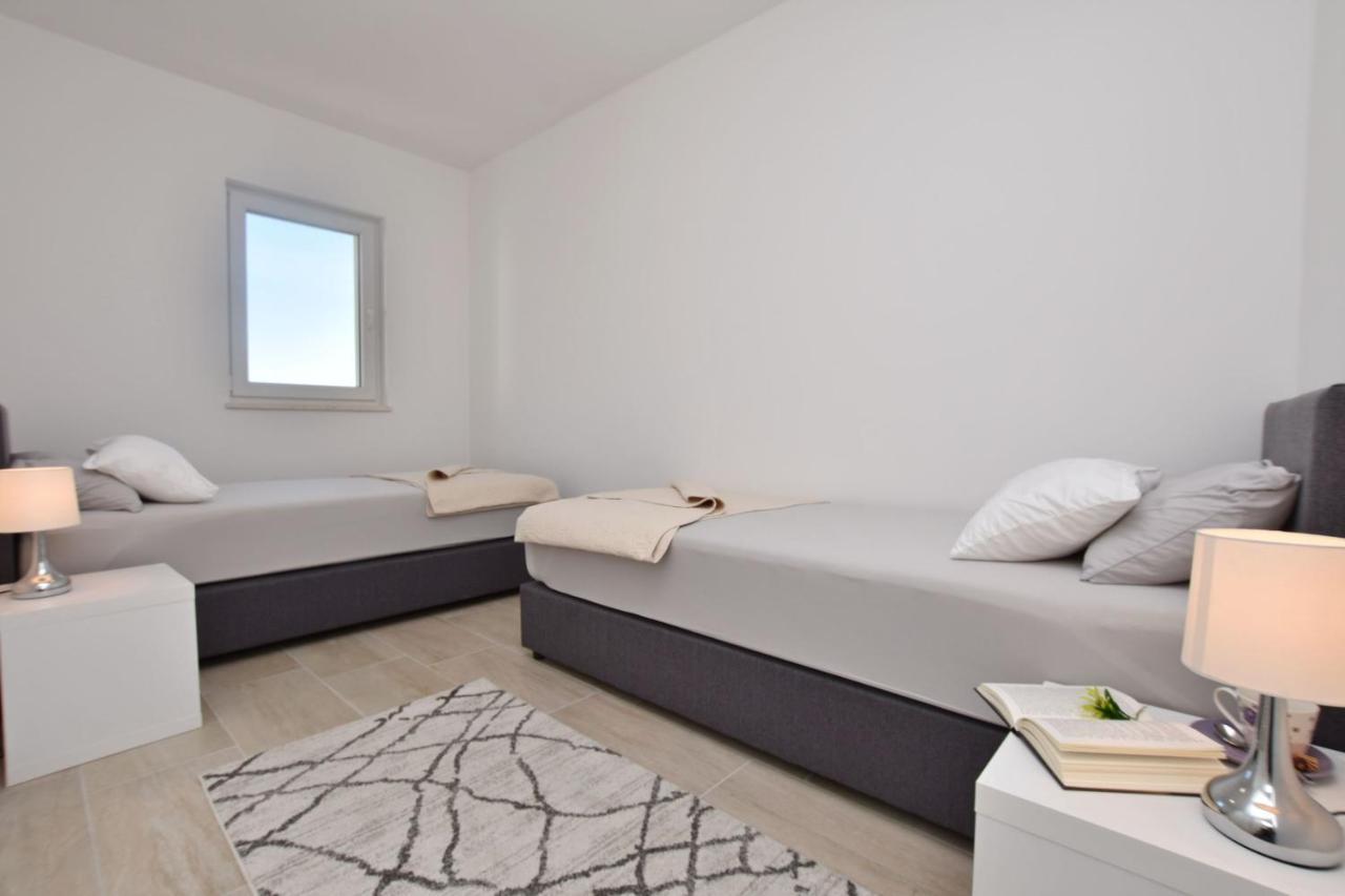 Apartments Danolic Pisak Bagian luar foto
