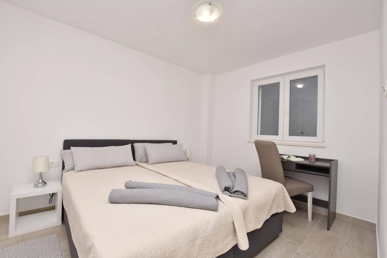 Apartments Danolic Pisak Bagian luar foto