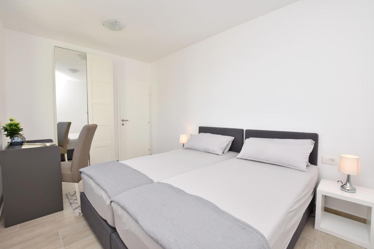 Apartments Danolic Pisak Bagian luar foto